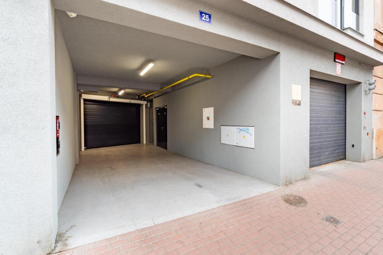 Brand New Studio Apartment #31 In Brand New Building With Free Parking In The Center براغ المظهر الخارجي الصورة